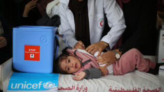 Očkování po pandemii stagnuje: Můžou za to i konflikty